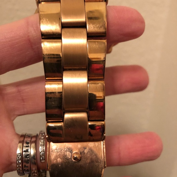 Michael Kors Rose Gold Watch - Picture 3 of 4